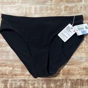 Lululemon new with tags, waterside, mid rise, seersucker bottom size extra small